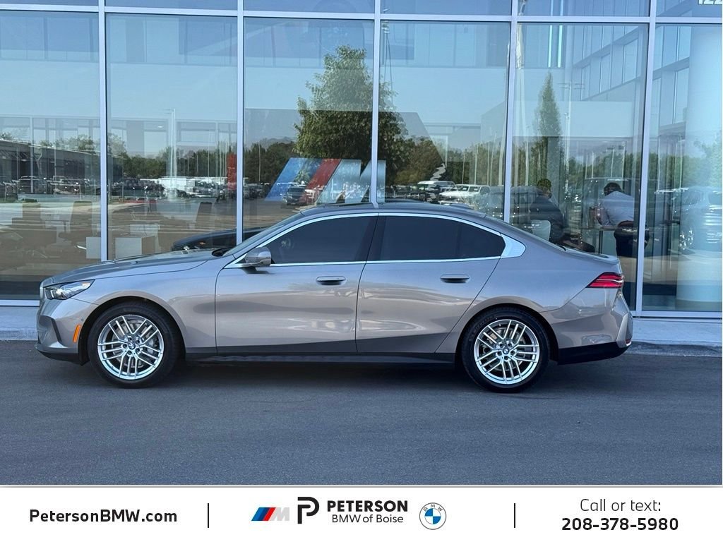 Used 2024 Oxide Grey Met BMW 530i image 2