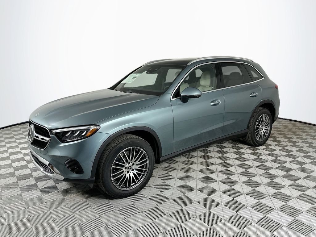 New 2026 Verde Silver Metallic Mercedes-Benz GLC 300 image 3