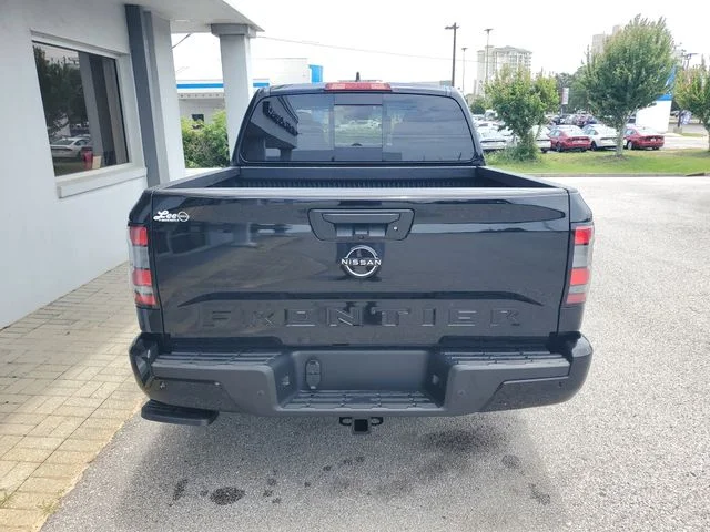 New 2026 Super Black Nissan Crew Cab SV image 4