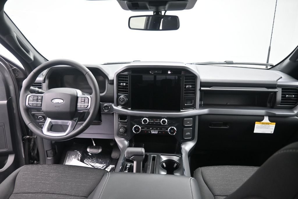 New 2026 Carbonized Gray Metallic Ford XLT image 21