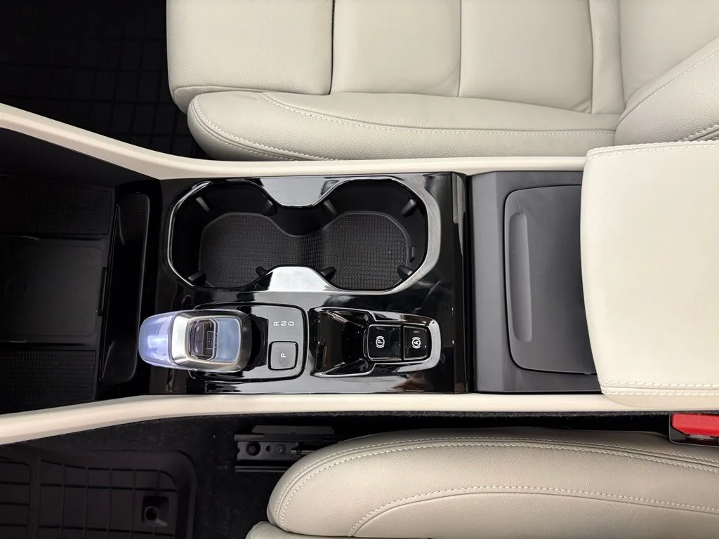 2026 Volvo XC40 Ultra - Photo 29