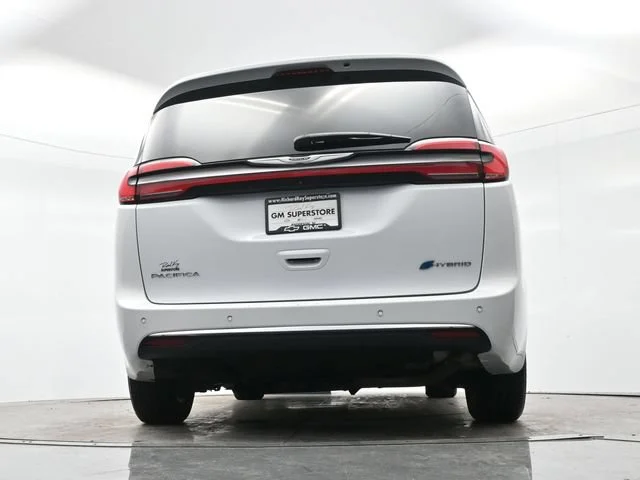 Used 2024 Bright White Clea Chrysler Hybrid Select image 29