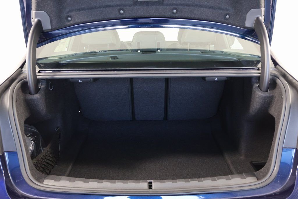 New 2026 Tanzanite Blue II Metallic BMW M340i image 8