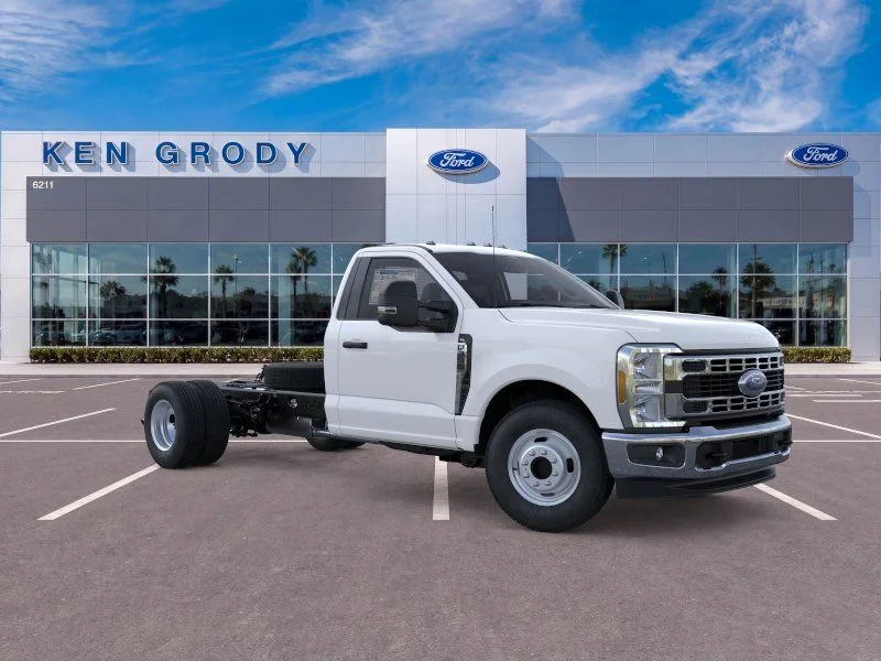 2026 Ford F-350 XL Regular Cab 169-In DRW's photo