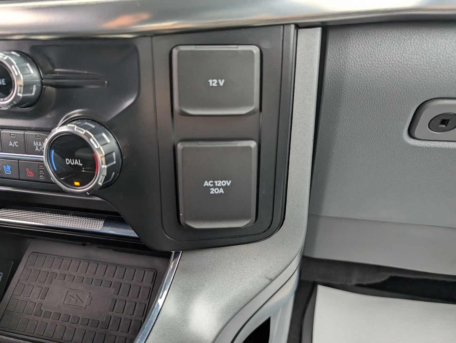 2022 Ford F-150 Lariat - Photo 34