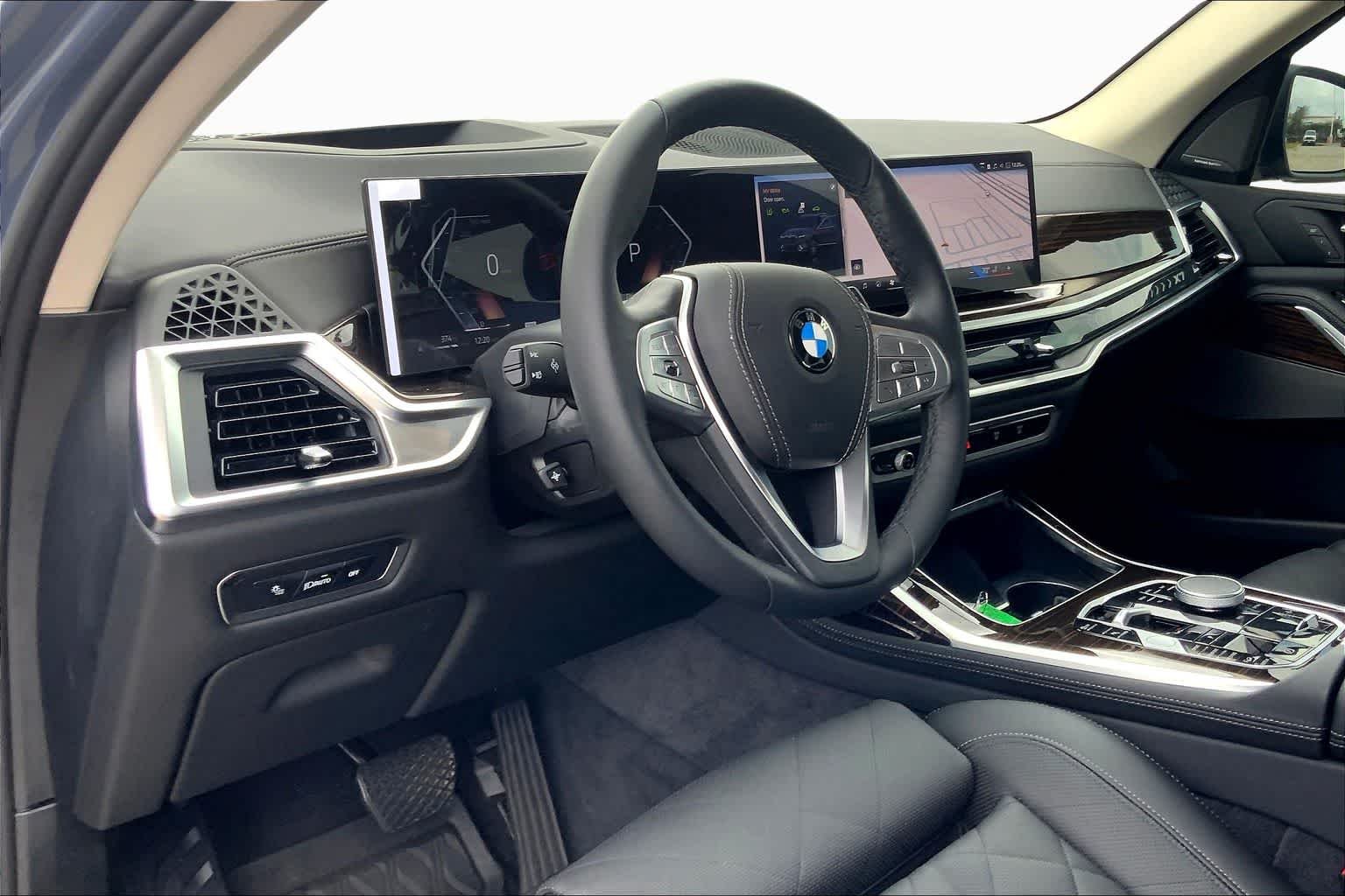 Used 2026 Sparkling Copper Metallic BMW xDrive40i image 25