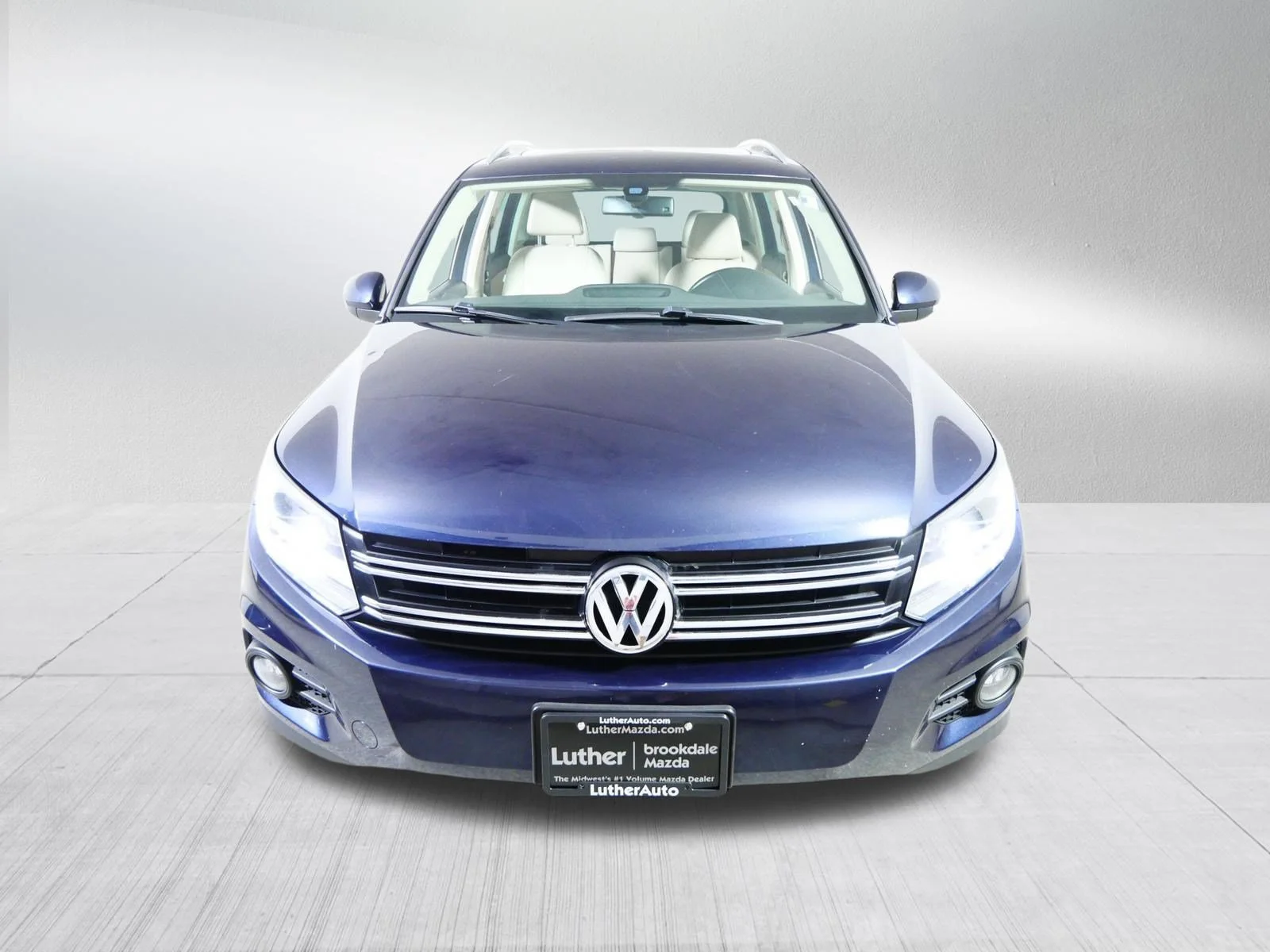 Used 2016 Volkswagen Tiguan SE with VIN WVGBV7AX5GW557665 for sale in Minneapolis, MN