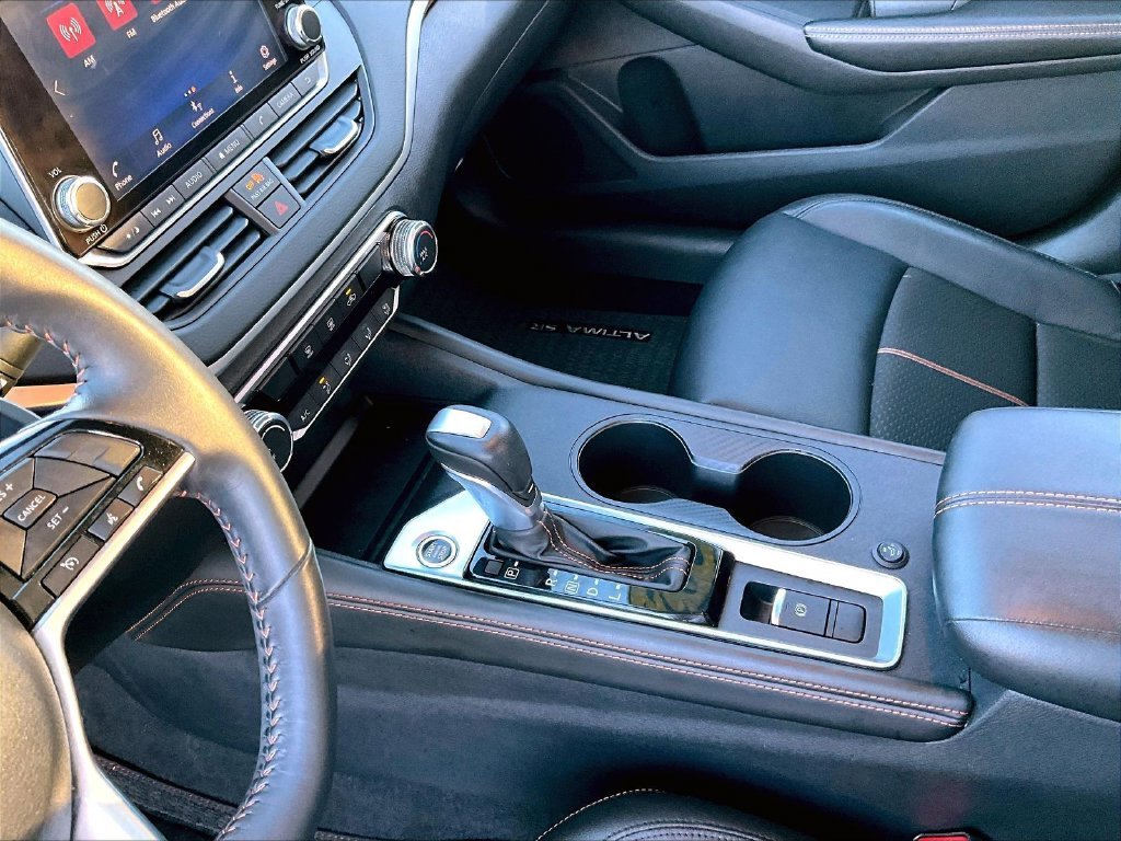 Certified Used 2021 White Nissan 2.5 SR image 20