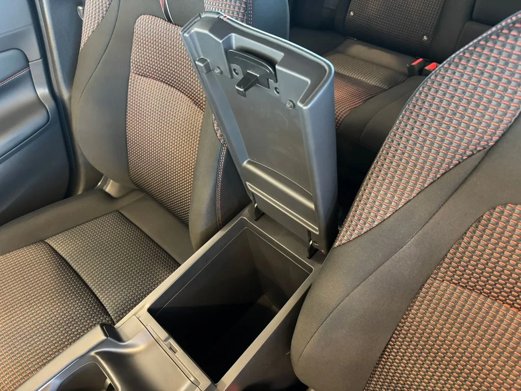 New 2026 Atlantic Gray Metallic / Super Black Two-tone Nissan SR image 19