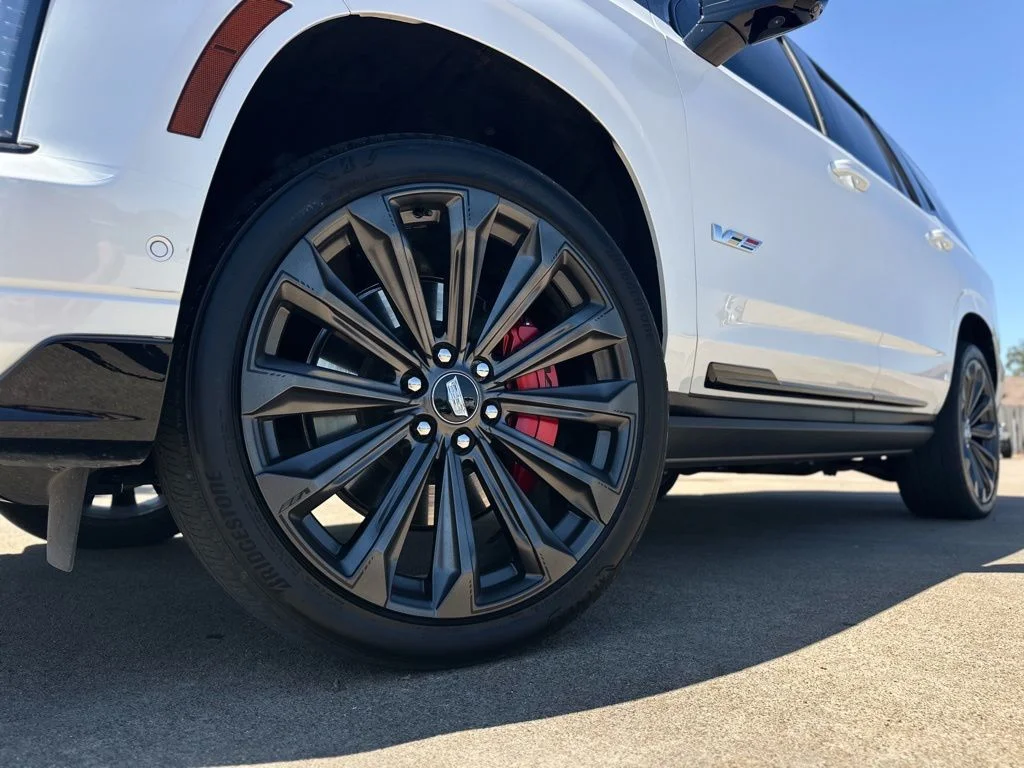 Used 2025 White Cadillac V-Series image 8