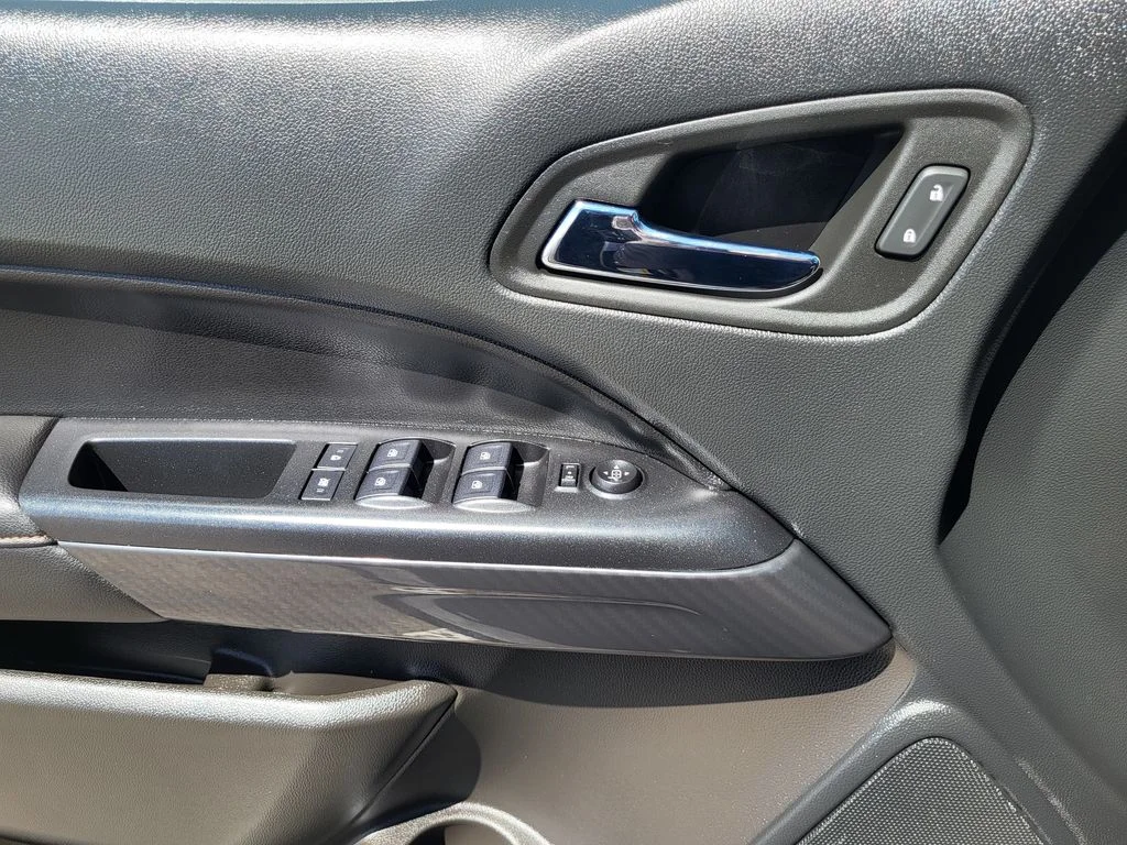 Used 2022 Onyx Black GMC AT4 - Leather image 18