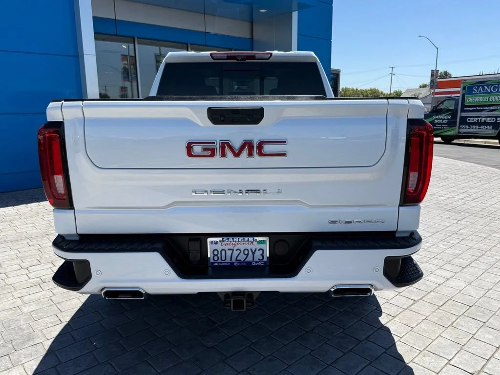 Used 2024 White Frost Tricoat GMC Denali image 9