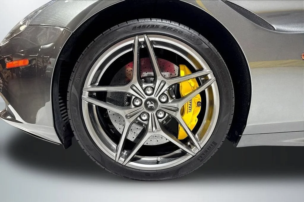 Used 2015 Grigio Silverstone Ferrari T image 29