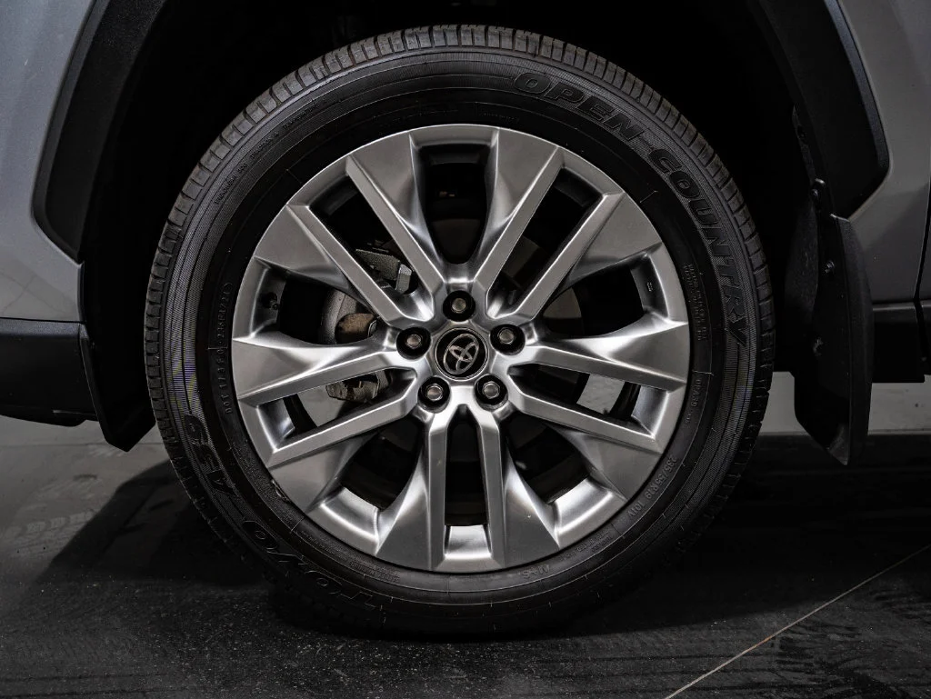 Used 2025 Silver Sky Metallic Toyota XLE Premium image 13
