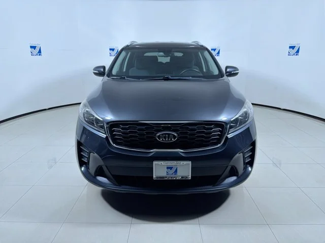 Used 2019 Platinum Graphite Kia LX image 3