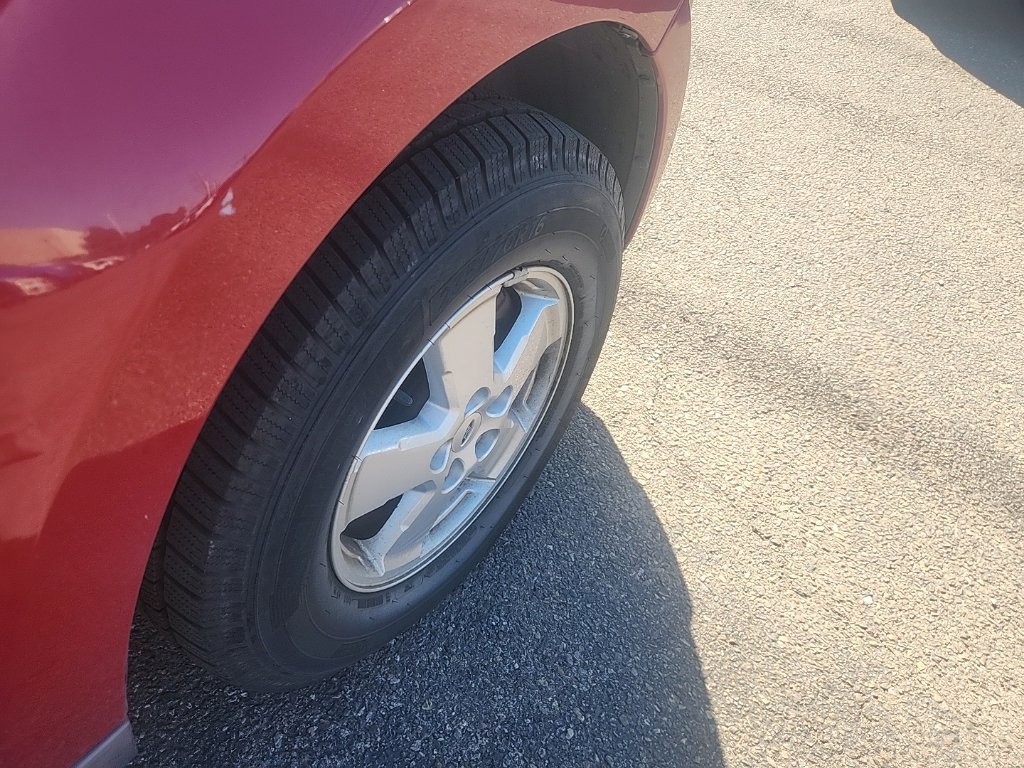Used 2010 Red Ford XLS image 15