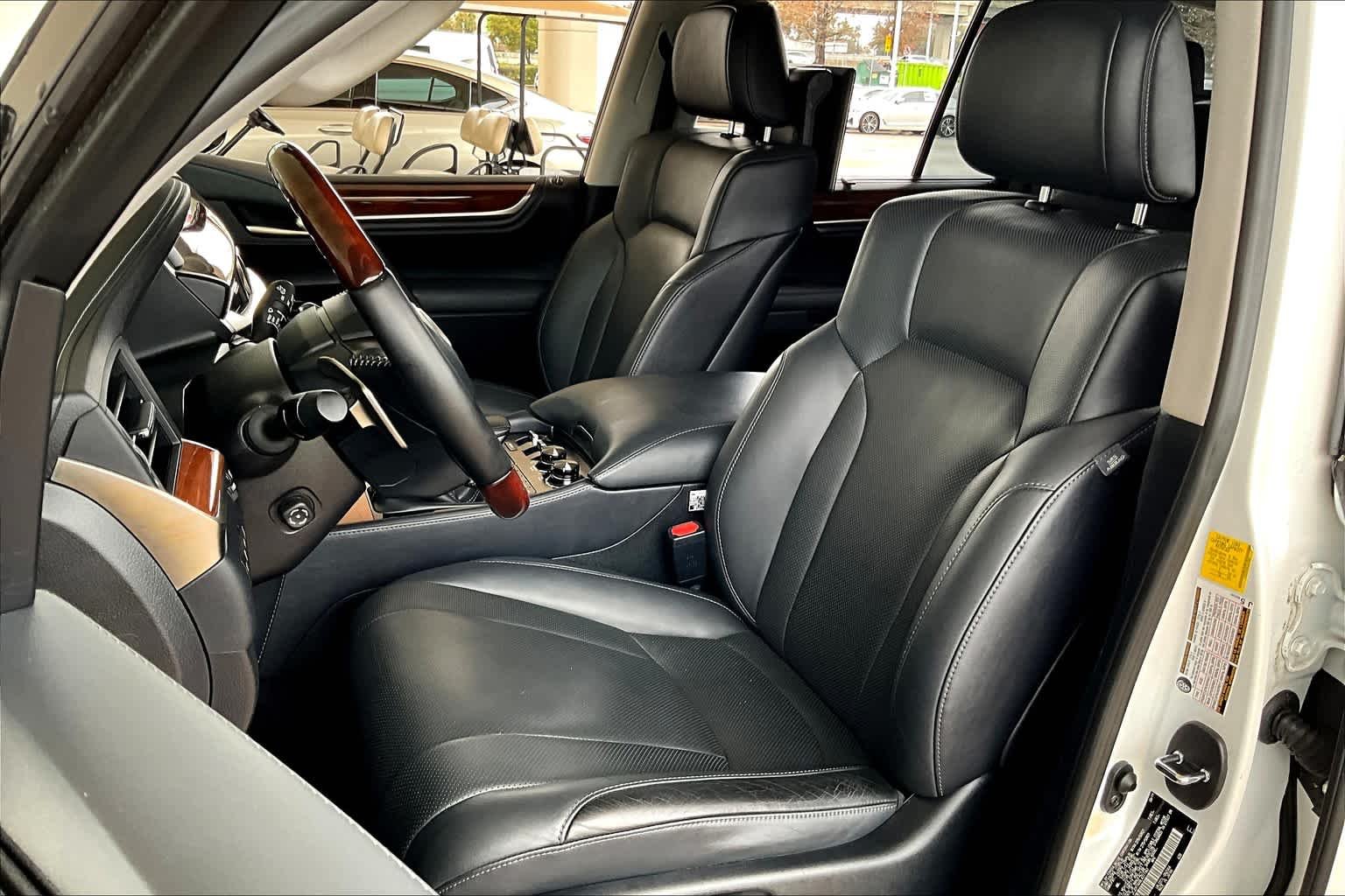 Used 2020 Eminent White Pearl Lexus  image 8