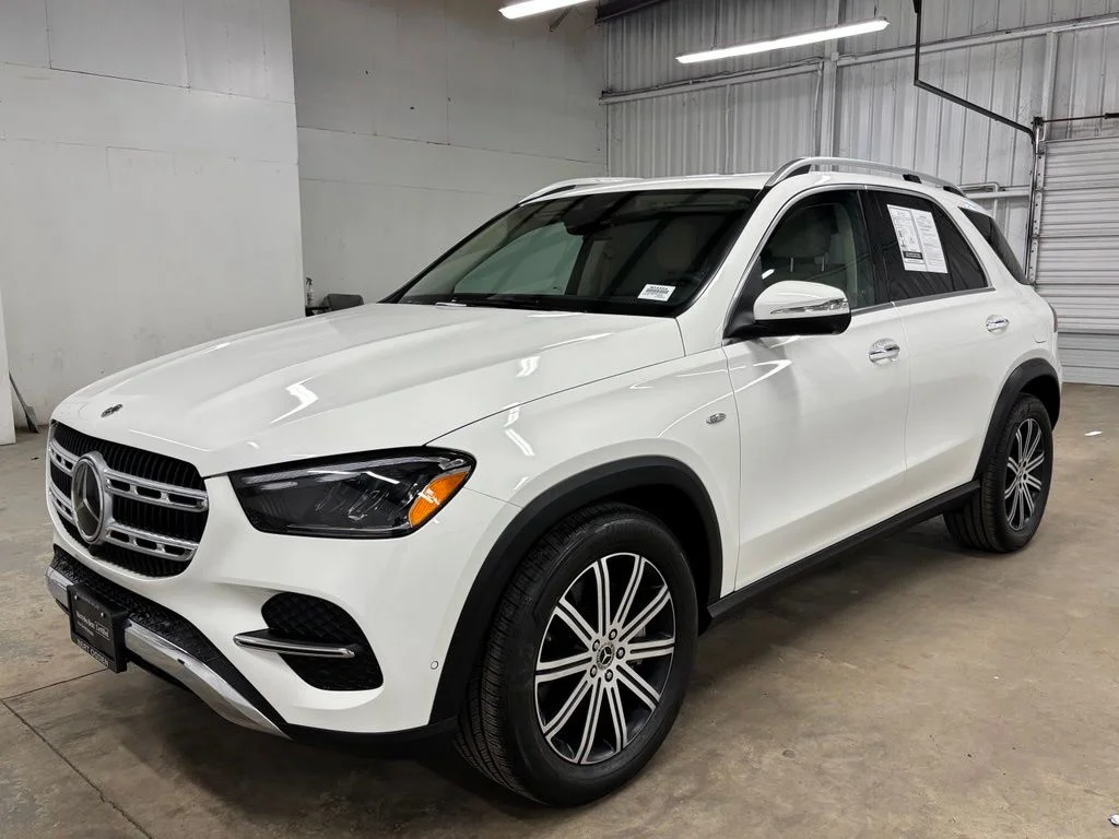 Used 2025 White Mercedes-Benz GLE 450e image 4