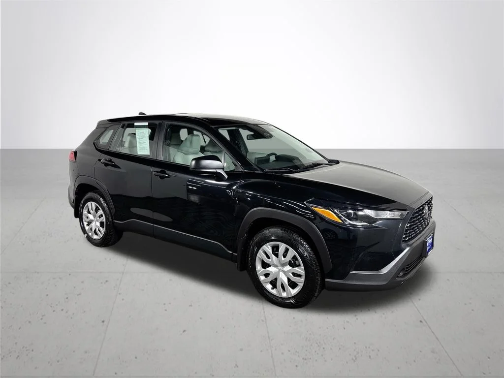 Used 2025 Black Toyota L image 4