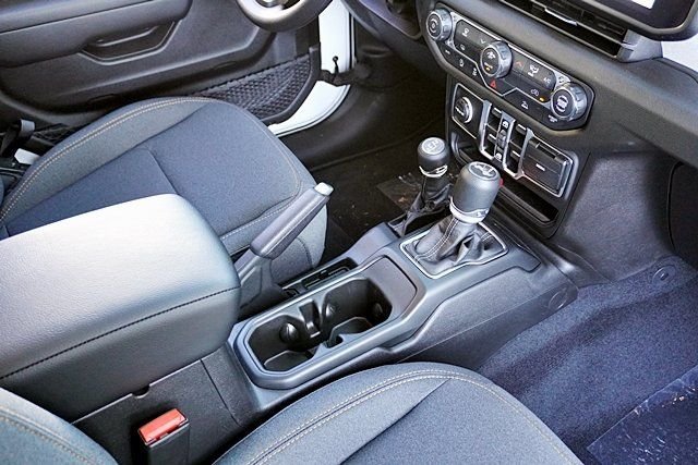 New 2026 Bright White Clear-Coat Exterior Paint Jeep Sport image 16