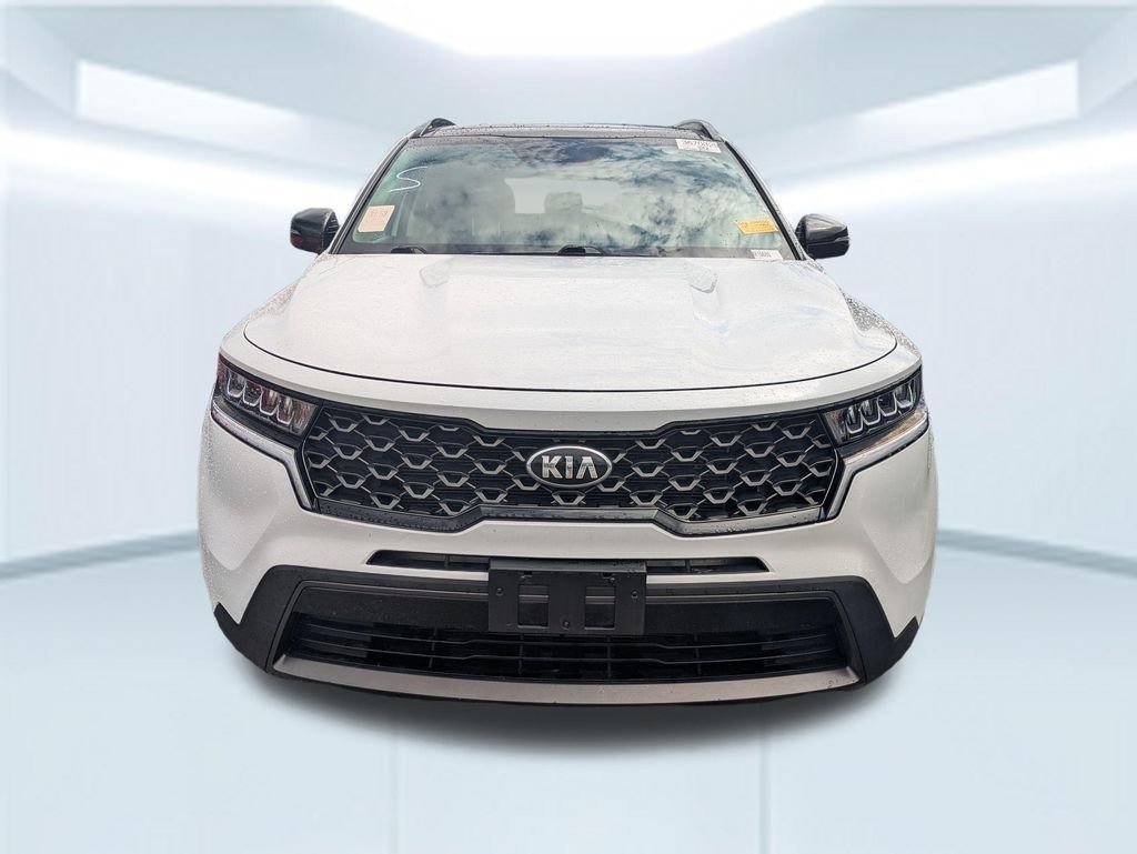 Used 2021 White Pearl Kia S image 4