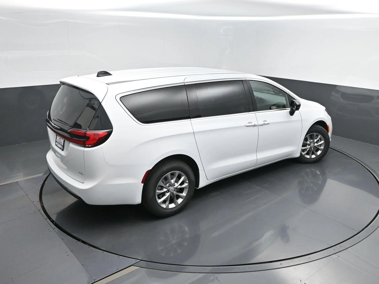 2026 Chrysler Pacifica Select - Photo 40