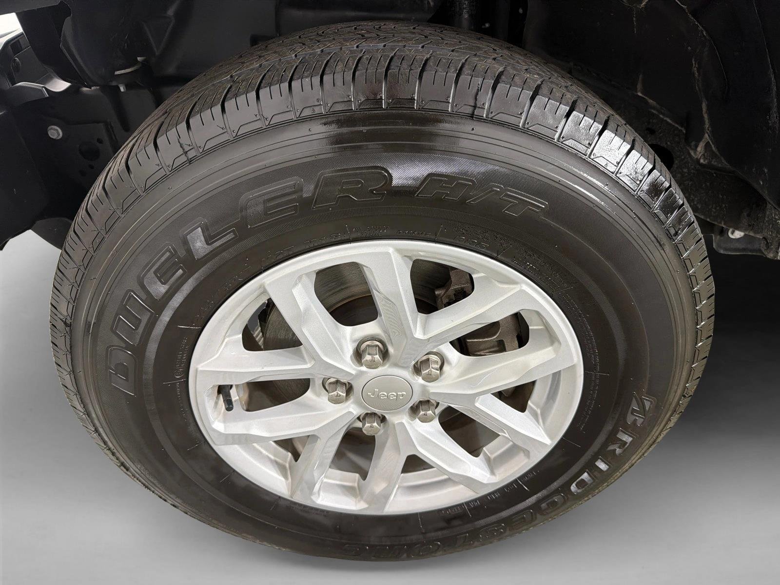 Used 2023 Black Clearcoat Jeep Sport S image 11