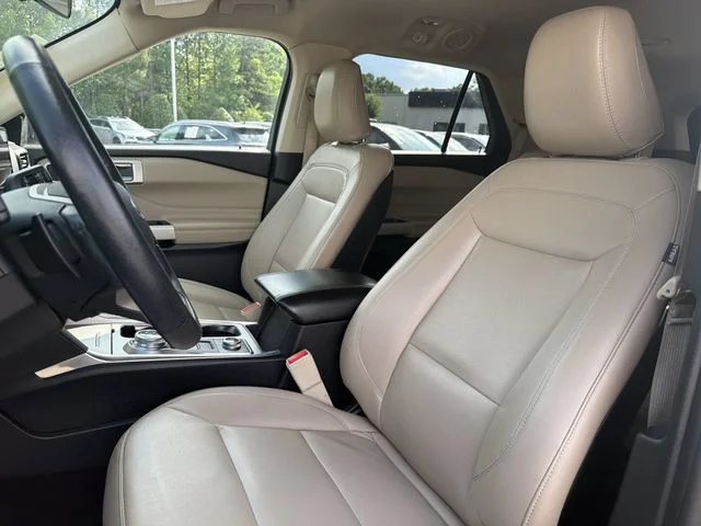 Used 2020 Black Ford XLT image 4