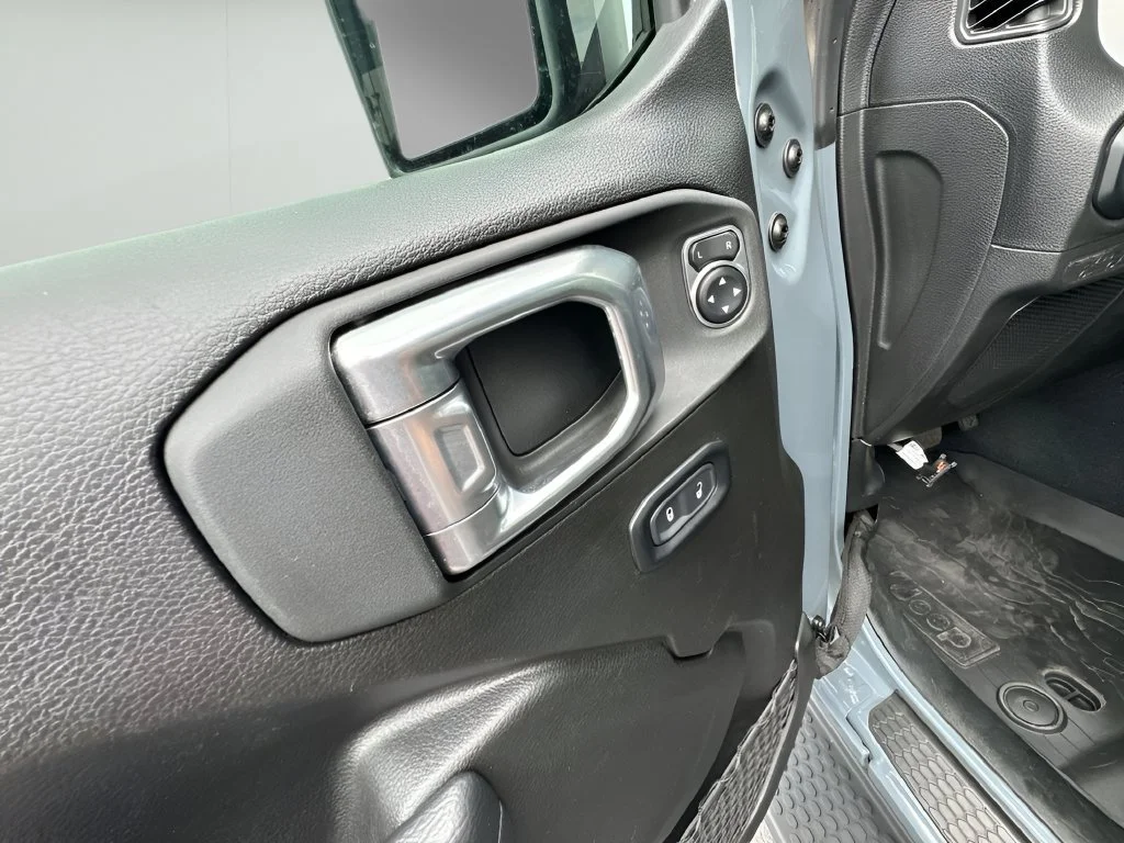 Used 2025 Gray Jeep Sport S image 23