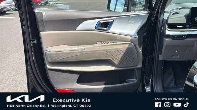 New 2026 Aurora Black Pearl Kia LXS image 9