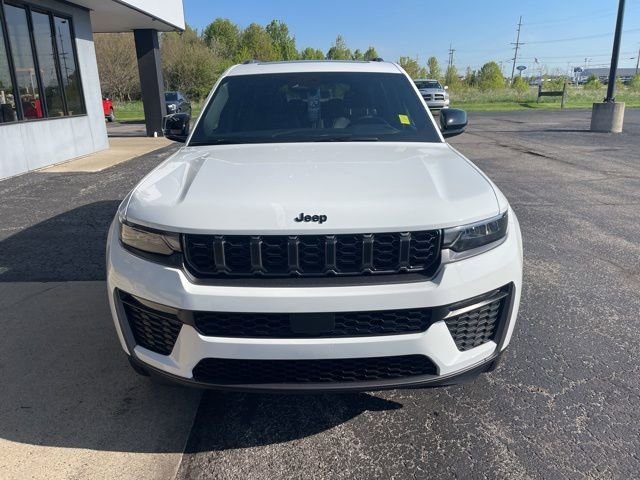 New 2026 Bright White Clear-Coat Exterior Paint Jeep Limited image 9
