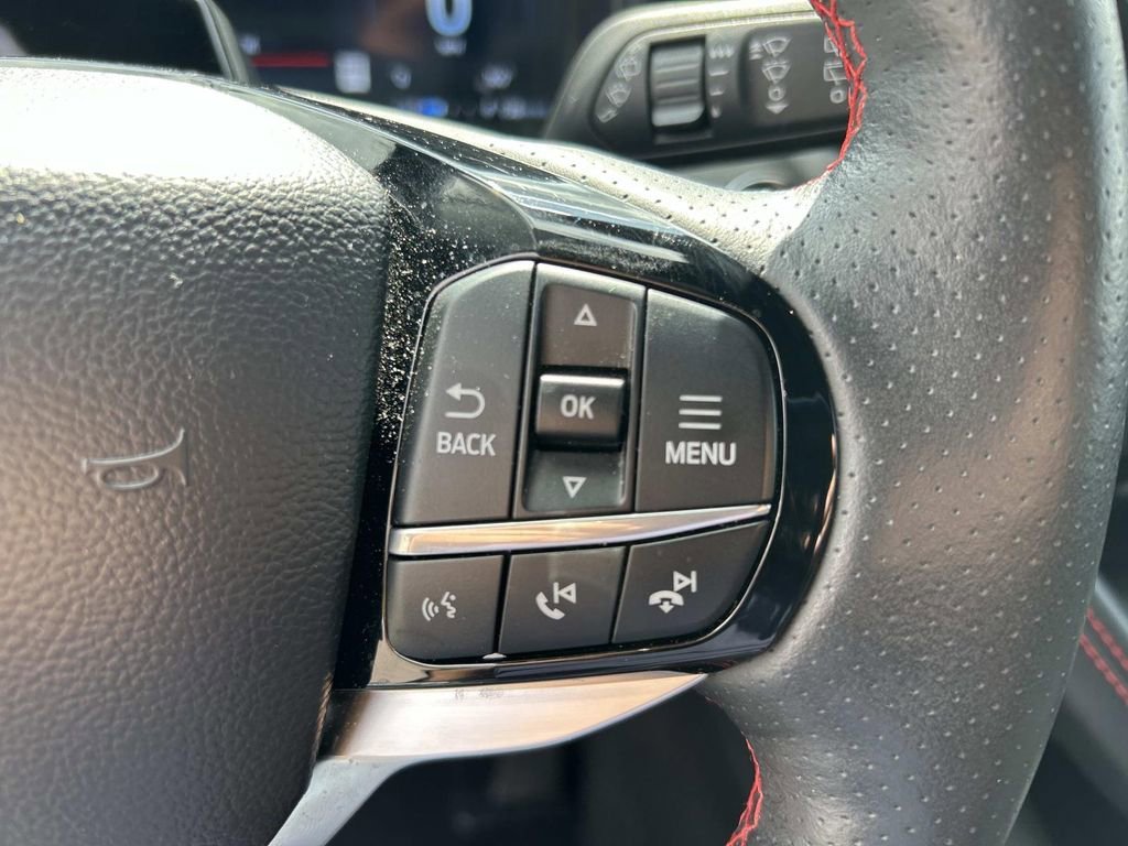 Used 2025 Agate Black Metal Ford ST-Line image 33