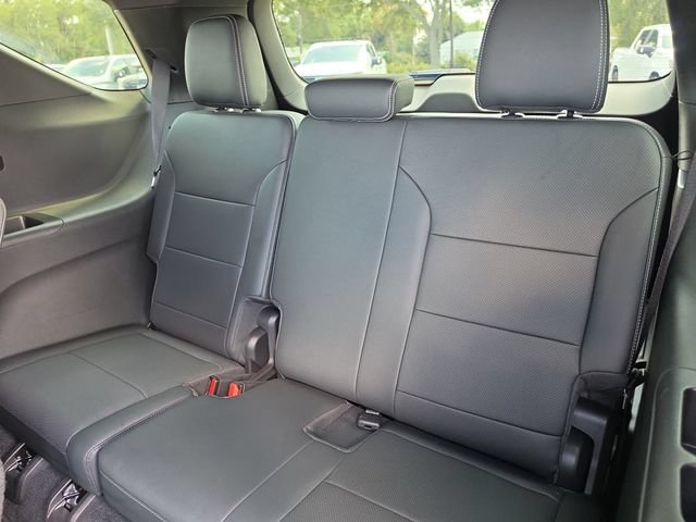 Used 2024 Summit White Chevrolet LT image 14