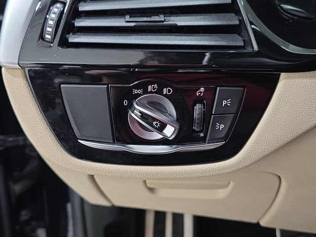 Used 2019 Carbon Black Metallic BMW M550i xDrive image 25