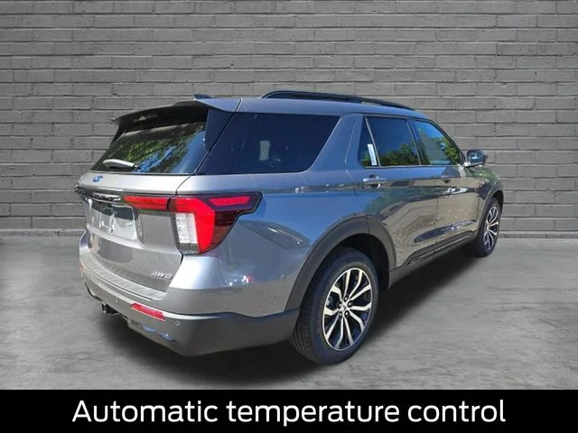 New 2026 Carbonized Gray Metallic Ford ST-Line image 7