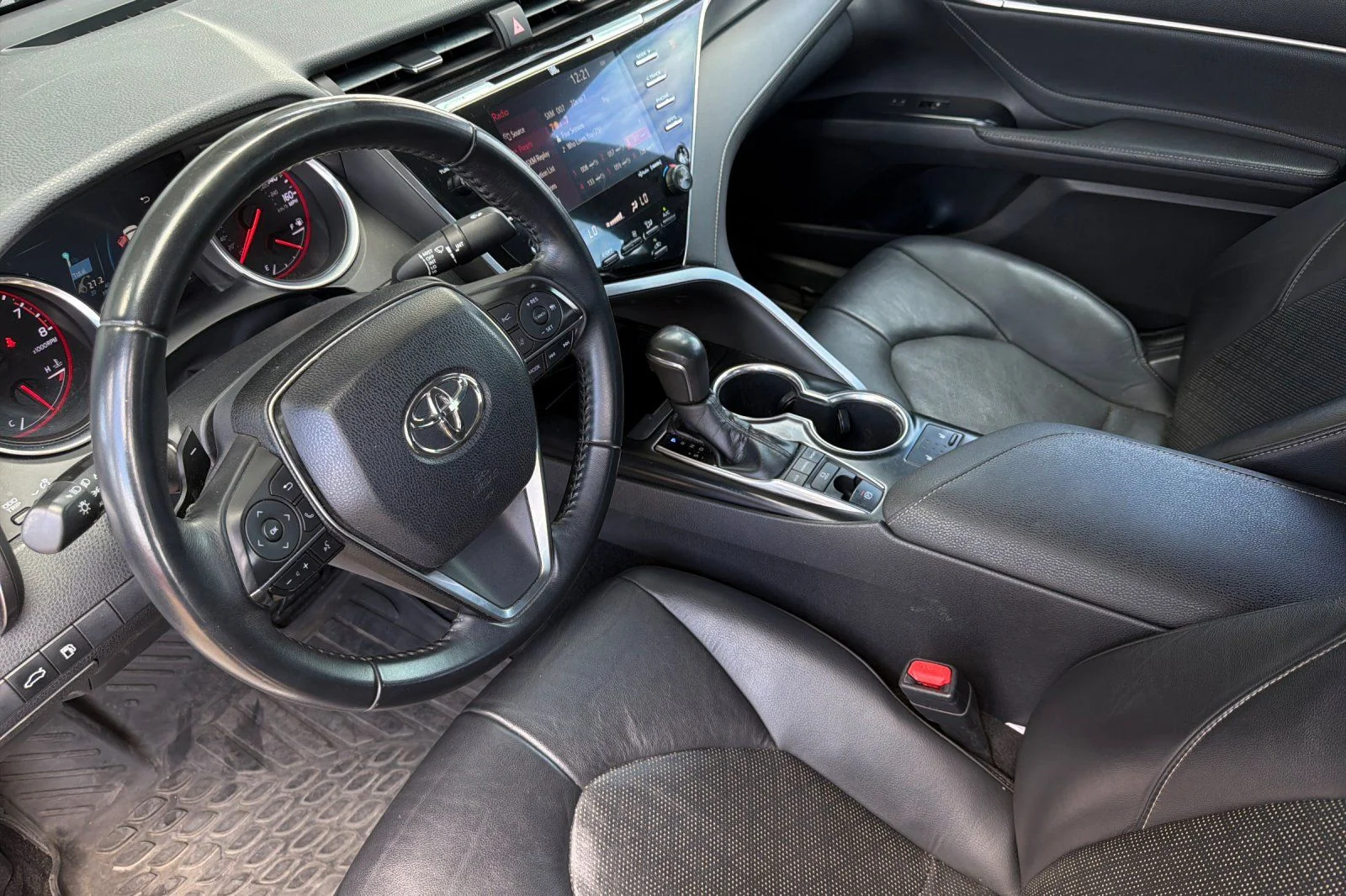 Used 2018 Gray Toyota XSE image 12