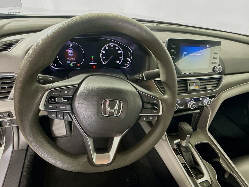 Used 2020 Lunar Silver Metallic Honda LX image 12