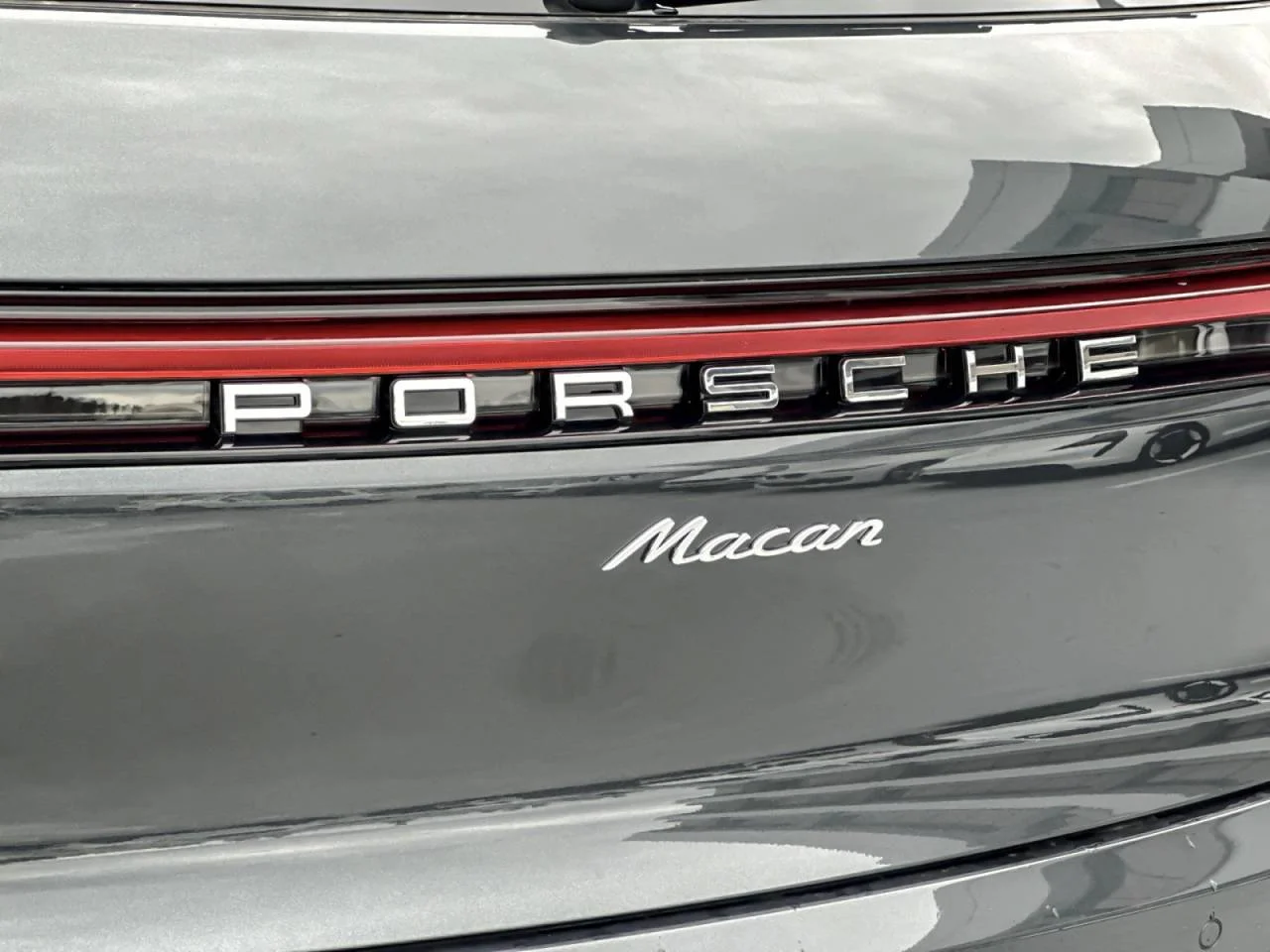 2026 Porsche Macan - Photo 27