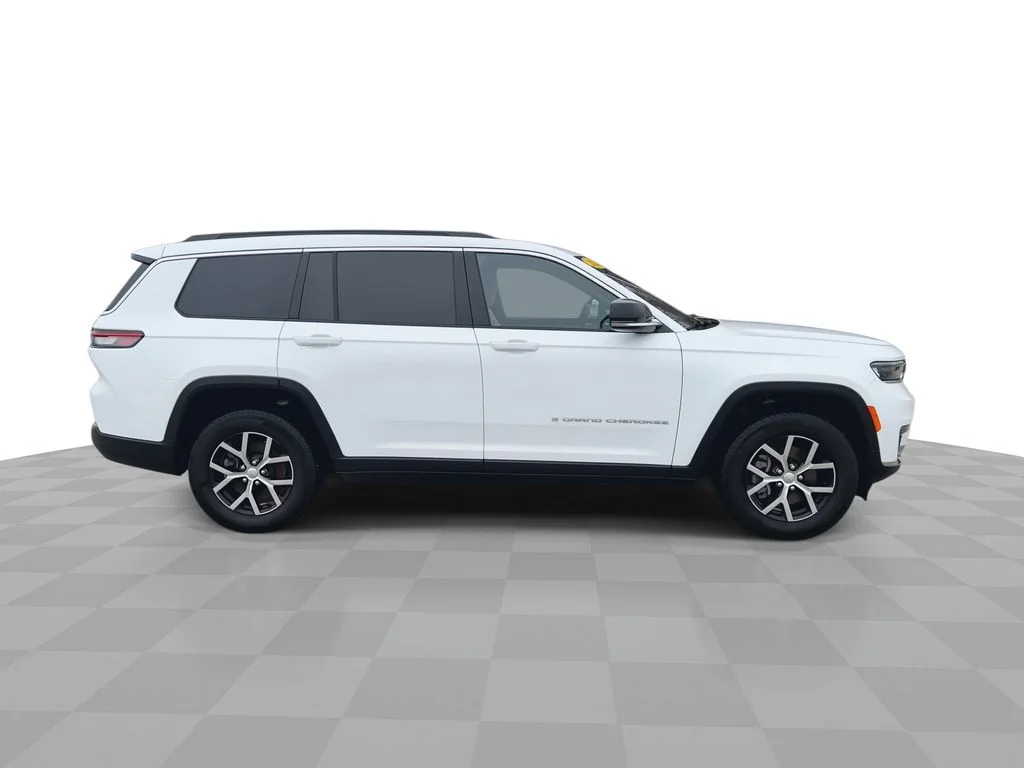Used 2025 White Jeep Limited image 9
