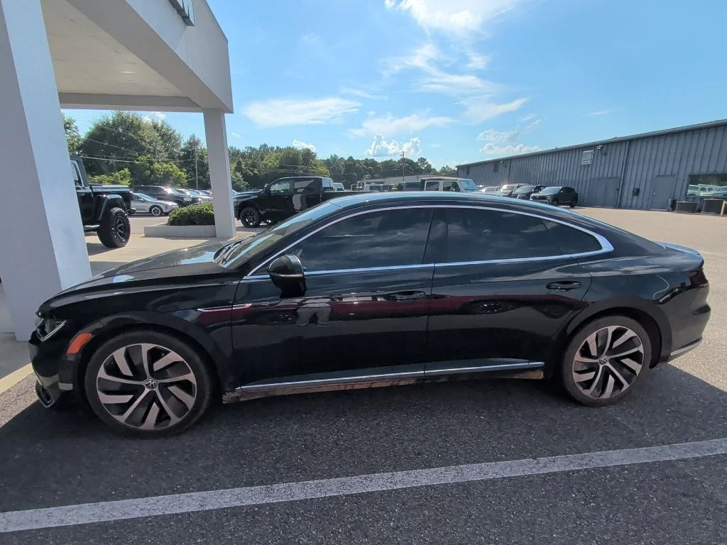Used 2022 Black Volkswagen 2.0T SEL R-Line image 2