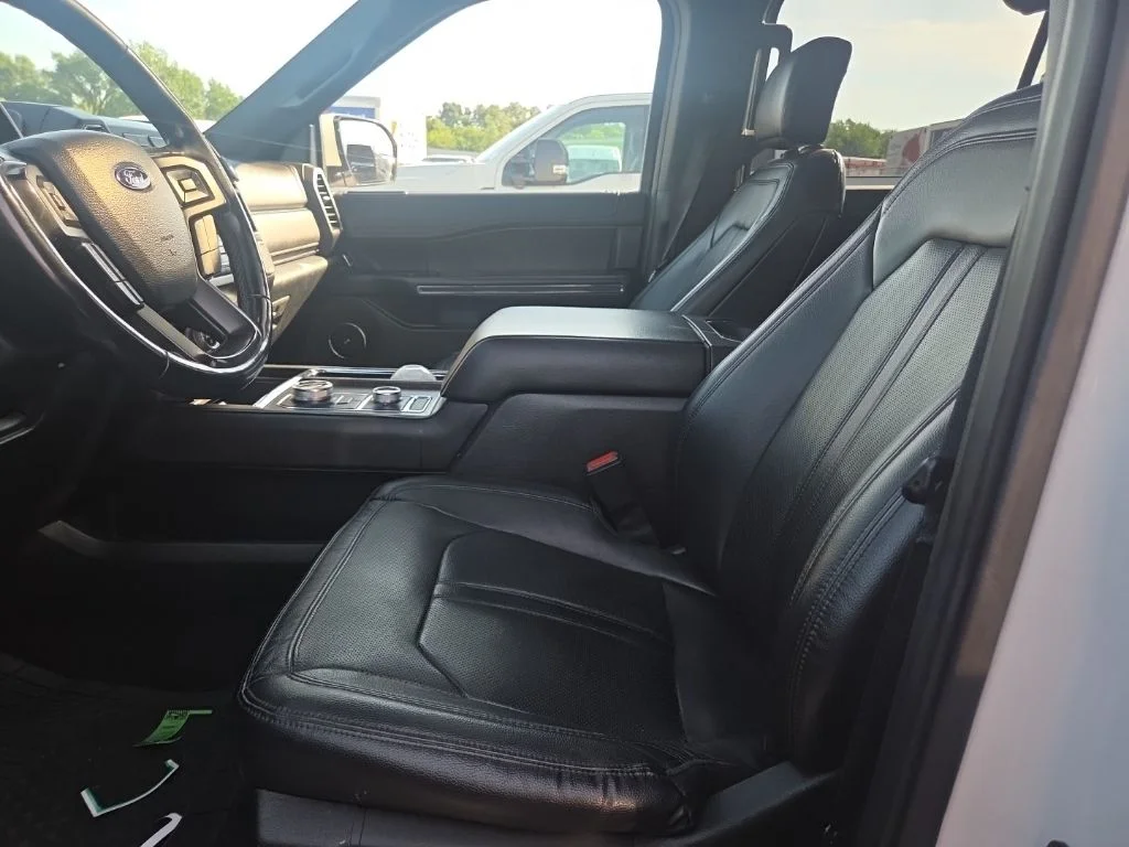Used 2019 White Platinum Tri-Coat Metallic Ford Limited image 14