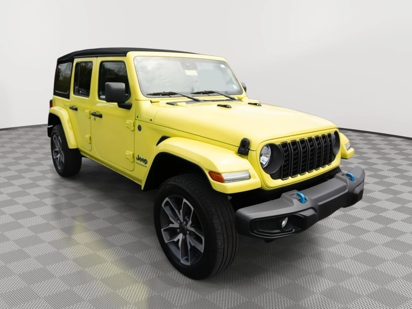 Used 2024 High Velocity Clearcoat Jeep Sport S image 3