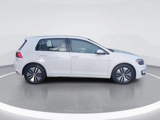 Used 2015 White Volkswagen SEL Premium image 6