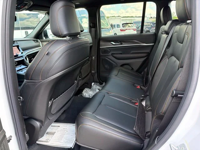 New 2026 White Jeep  image 7