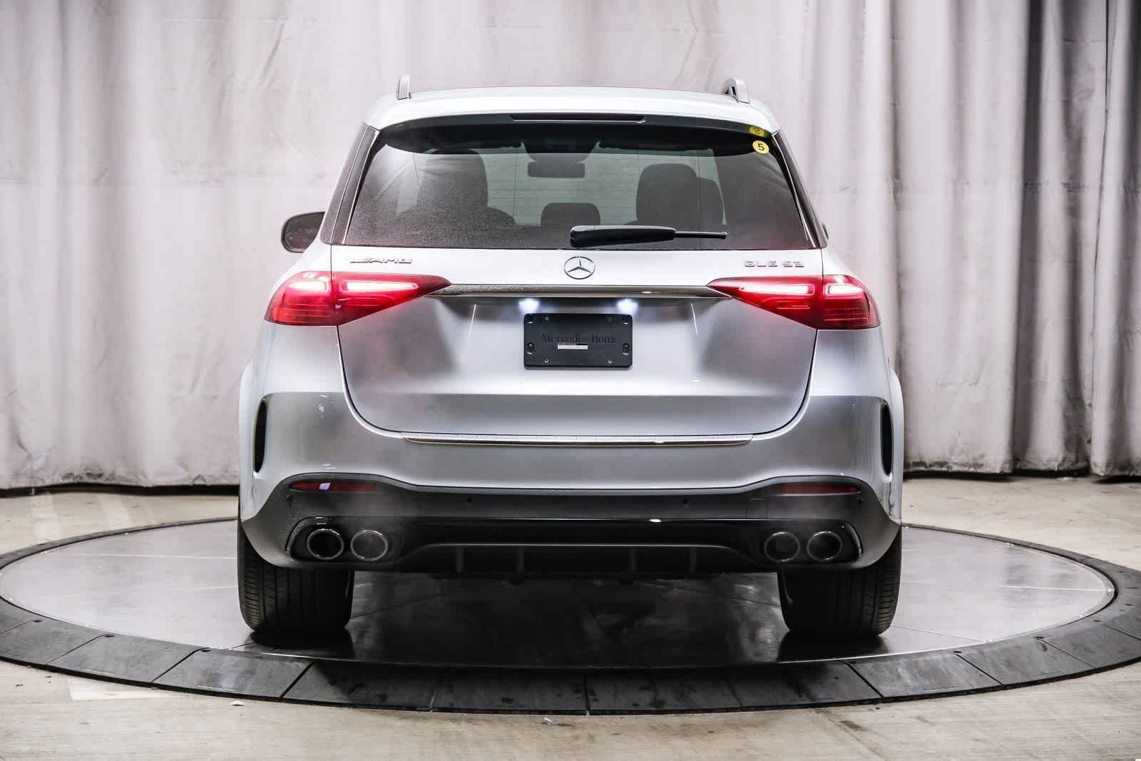 Nuevo Mercedes-Benz AMG® GLE 53 4MATIC+ SUV 2026 en color Cirrus Silver Metallic, imagen 3.