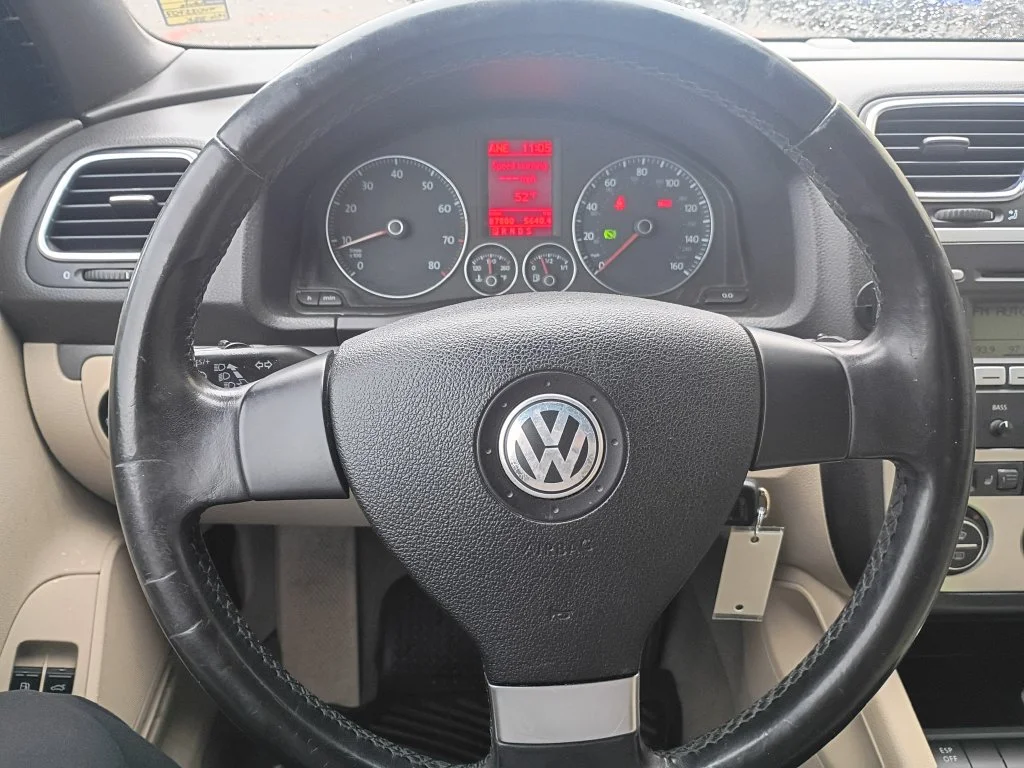 Used 2009 Candy White Volkswagen Komfort Edition image 22