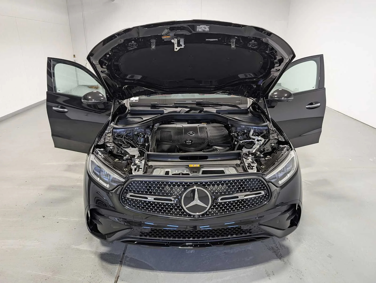 Certified Used 2026 Obsidian Black Metallic Mercedes-Benz GLC 300 image 11