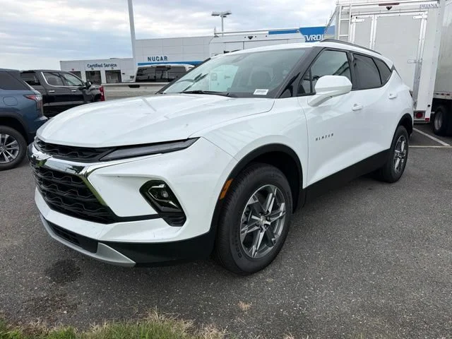 New 2026 Summit White Chevrolet 2LT image 3