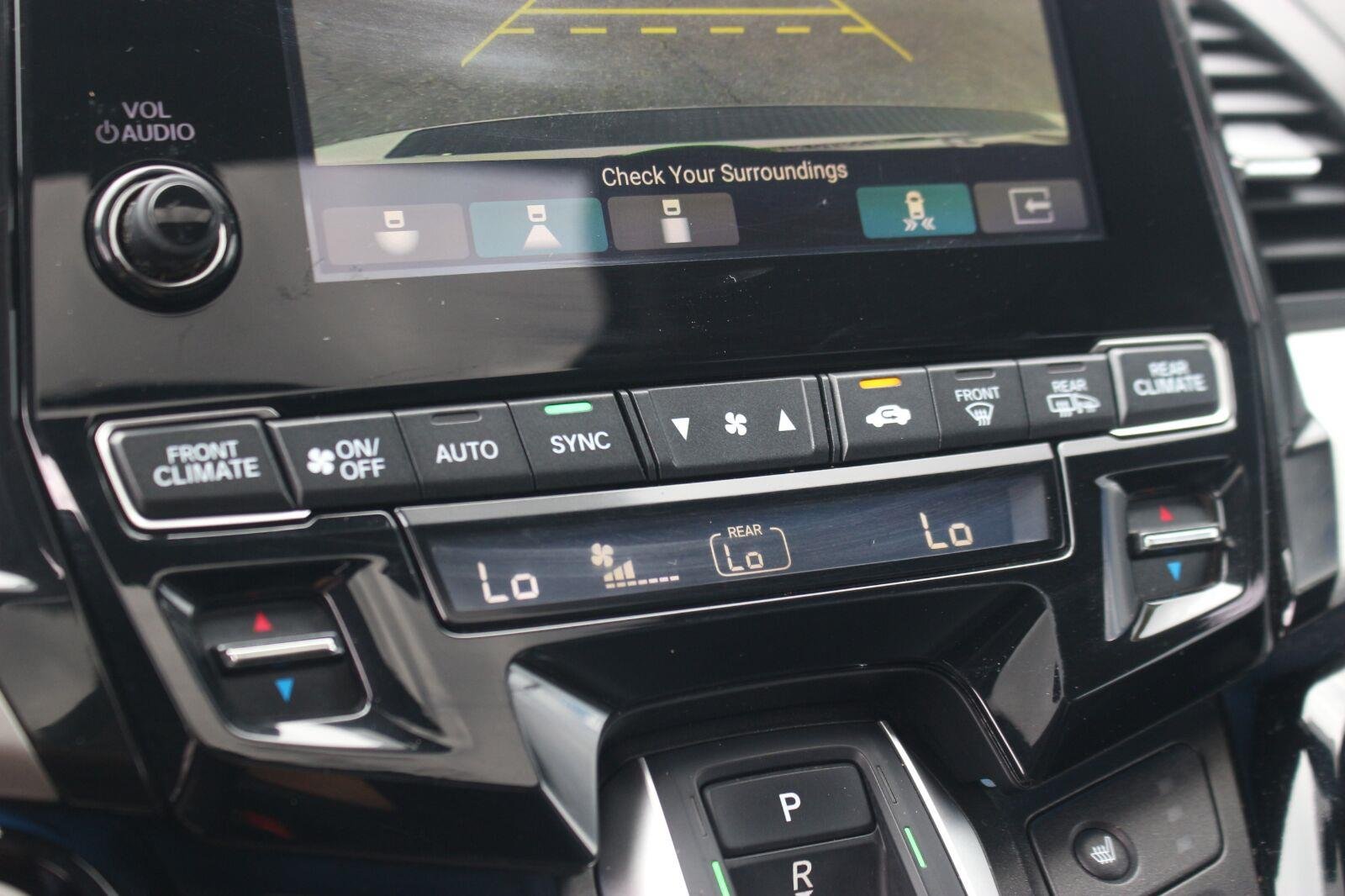 Used 2021 Platinum White Pearl Honda Touring image 25
