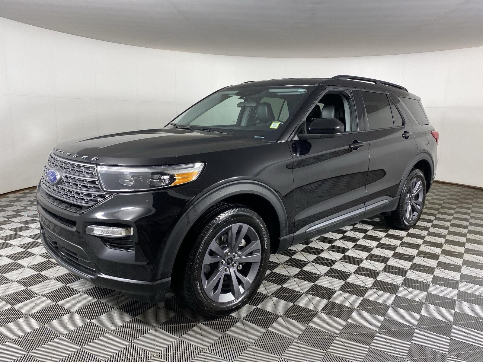 Used 2024 Agate Black Ford XLT image 3